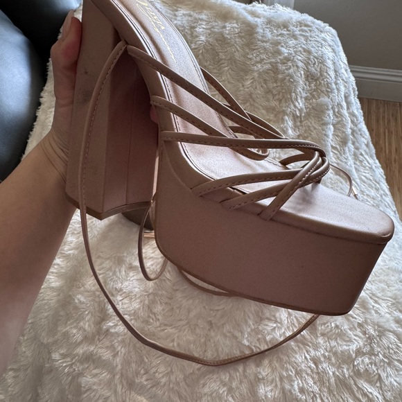 Chic Nude Strappy Platform Heels - Picture 3 of 4